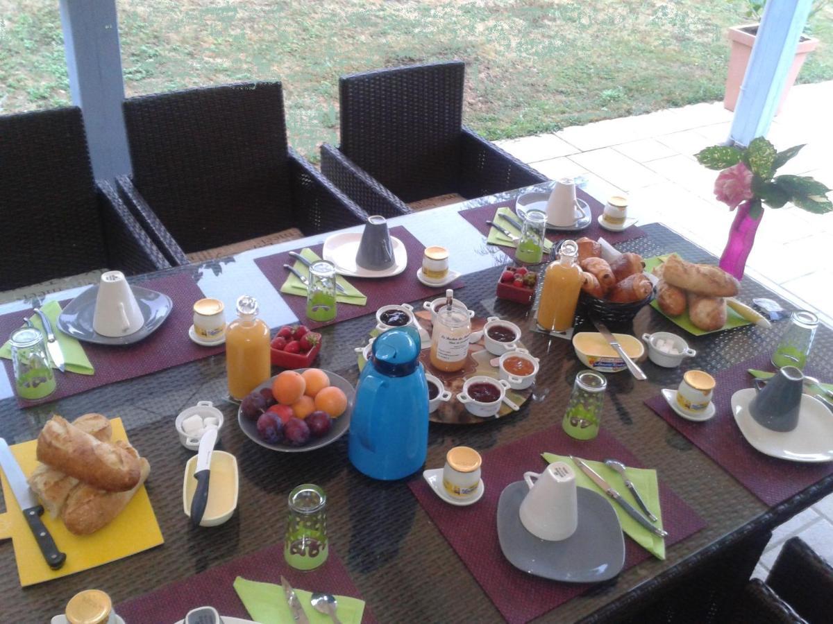 Bed and Breakfast Chez Isa Et Dens Marsac-sur-l'Isle Exterior foto